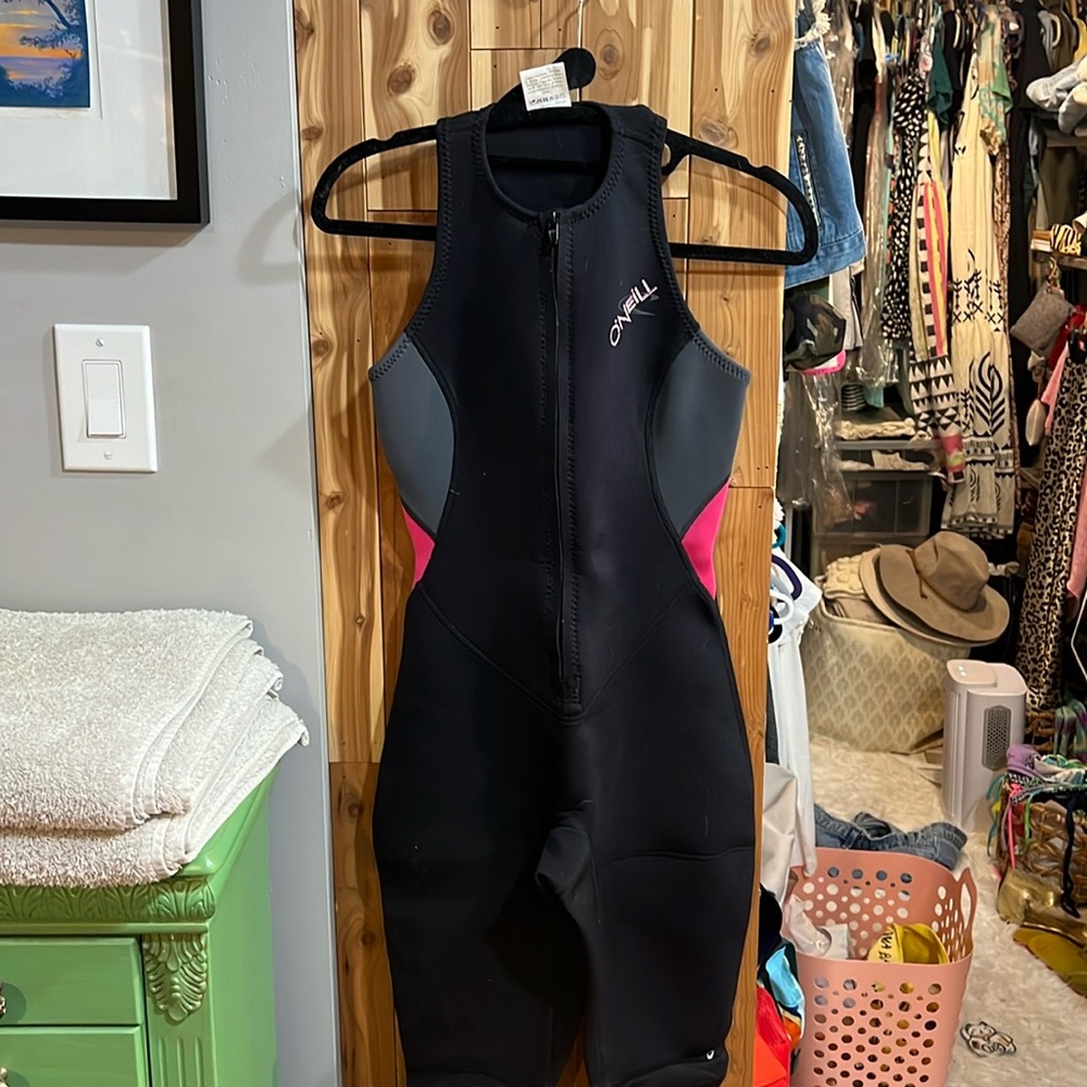 O’Neil Woman’s Sleeveless Wet Suit size small